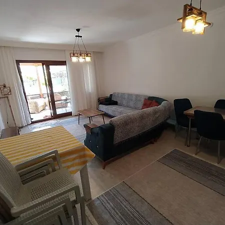 Villa Datca Oezbel'De Genis Bahceli Ferah Ev